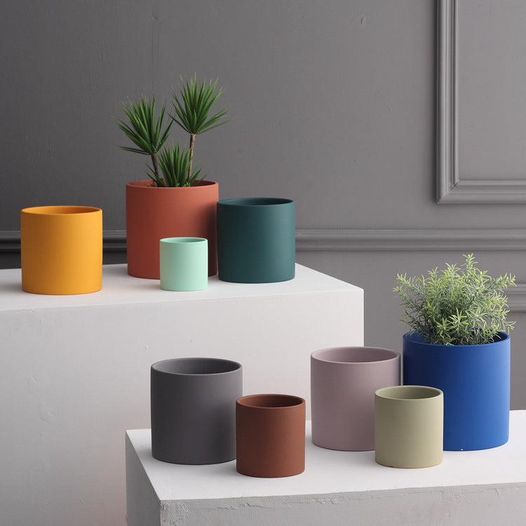 Vaso da fiori in ceramica colorata in stile industriale nordico