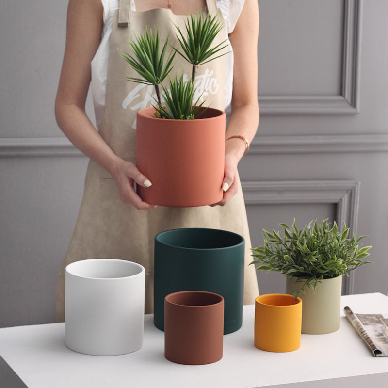 Vaso da fiori in ceramica colorata in stile industriale nordico